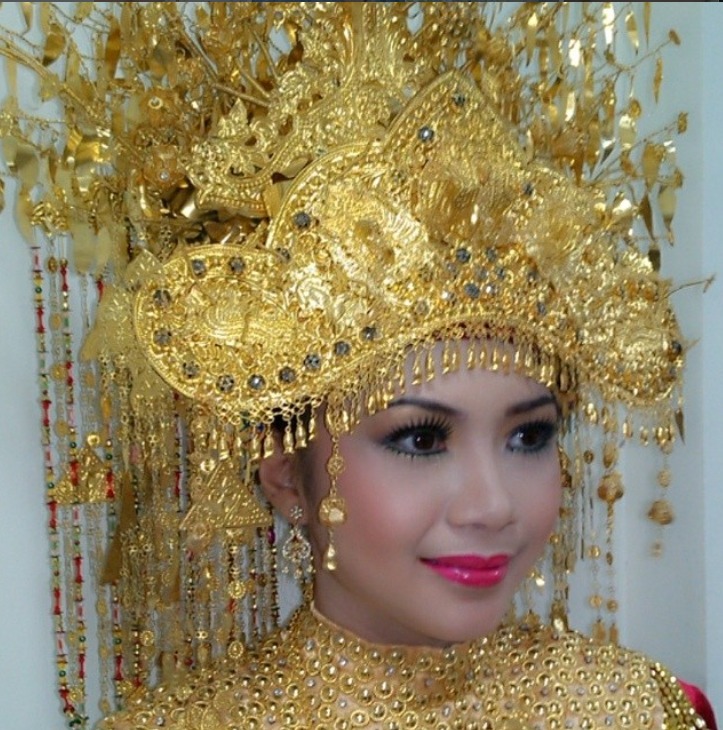 http://instragram.com/miko.mua